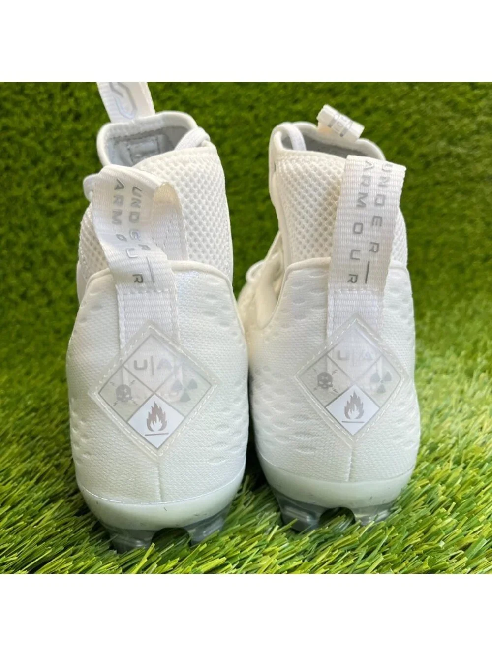 Under Armour Spotlight Lux MC 2.0 Mens Size 11 White Running Football Cleats